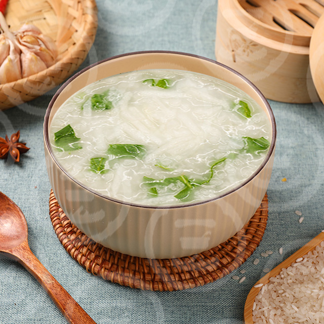 山药青菜粥(切丝）。